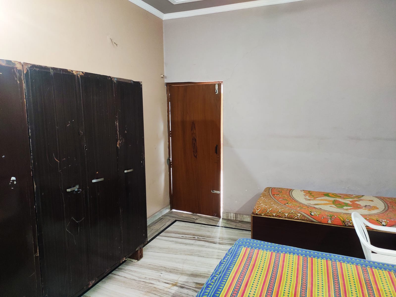 Zokr Frontier PG Near Pari Chowk
