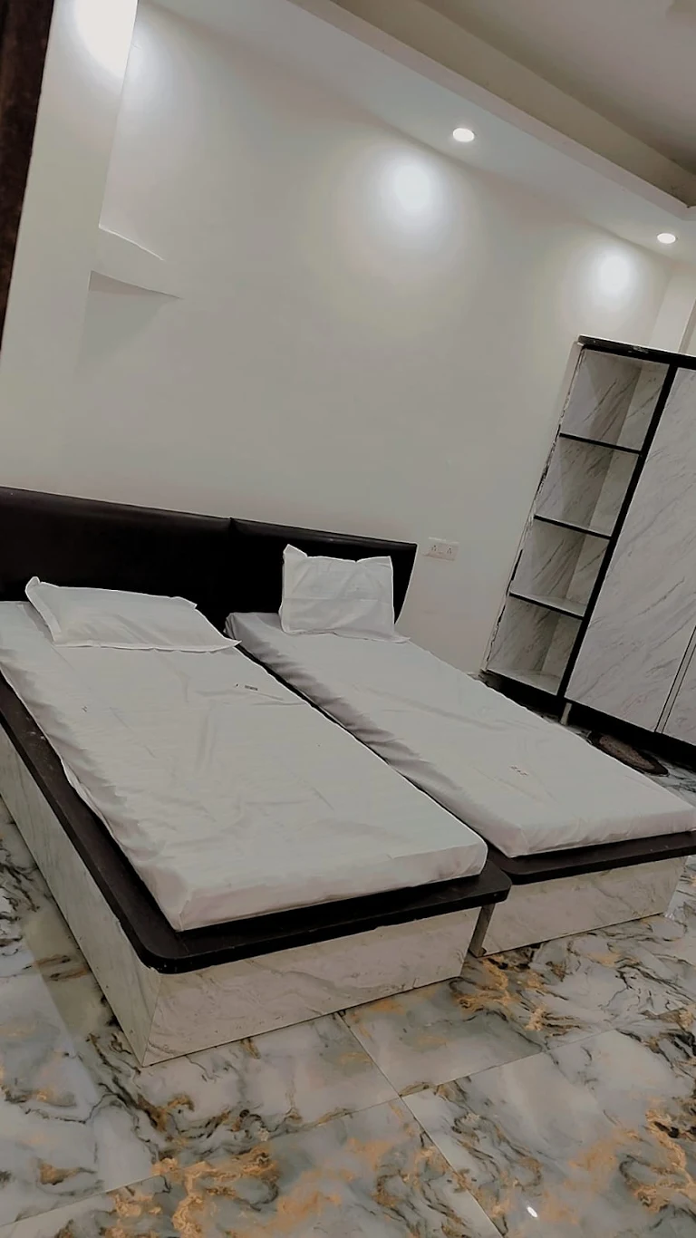 PG Near AMITY UNIVERSITY, RAIPUR, Sector 126, Noida